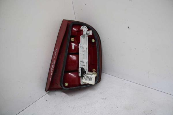 FEU ARRIERE GAUCHE SKODA FABIA HATCHBACK - Vue 2